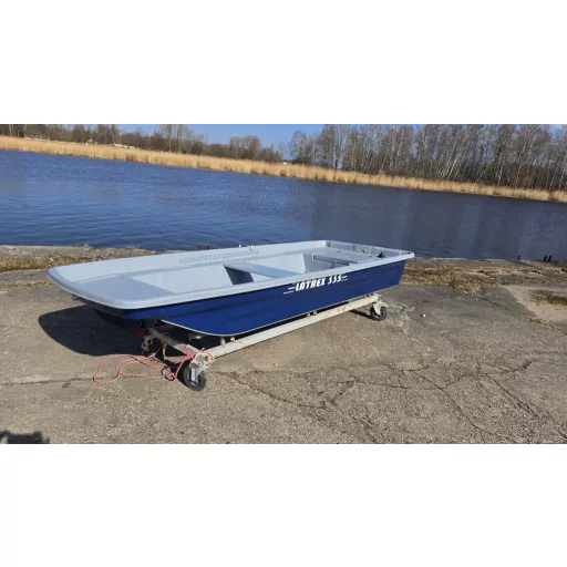 Latrex 335 loď modrá