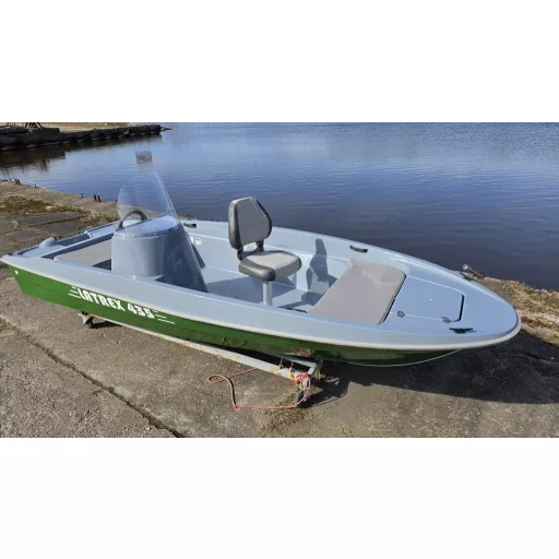 Motorový čln Latrex 435