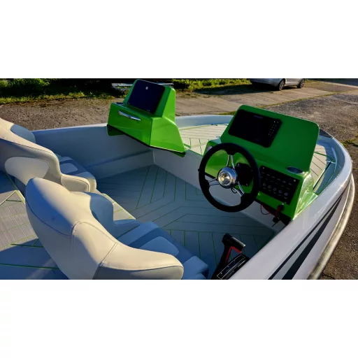 Loď Latrex Bass