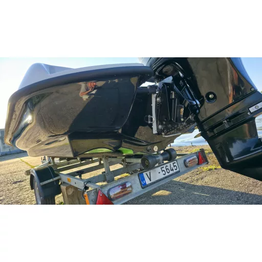 Loď Latrex Bass