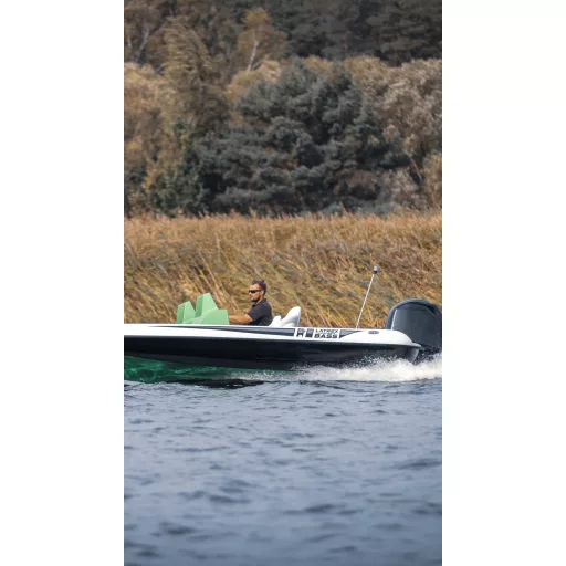 Loď Latrex Bass