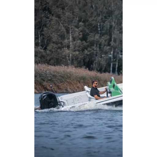 Loď Latrex Bass