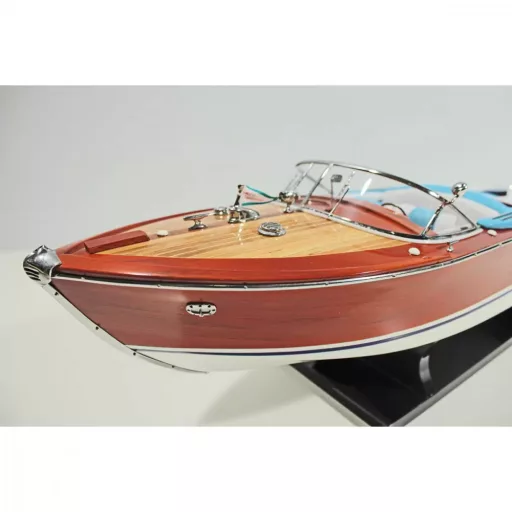 Model lode Riva Aquarama L50