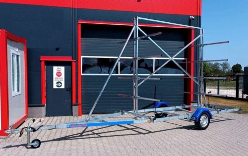 Alfa 750 kg príves na prepravu lodí + 8-nápravová súprava na prepravu kajakov/člnov s rovnými ramenami