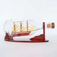 Maketa lode Cutty Sark vo fľaši Henessy VVL
