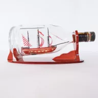 Maketa lode Galleon vo fľaši Henessy VVL
