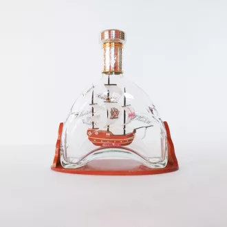 Model plachetnice Santa Maria vo fľaši Martell VVL