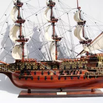 Historický model plachetnice